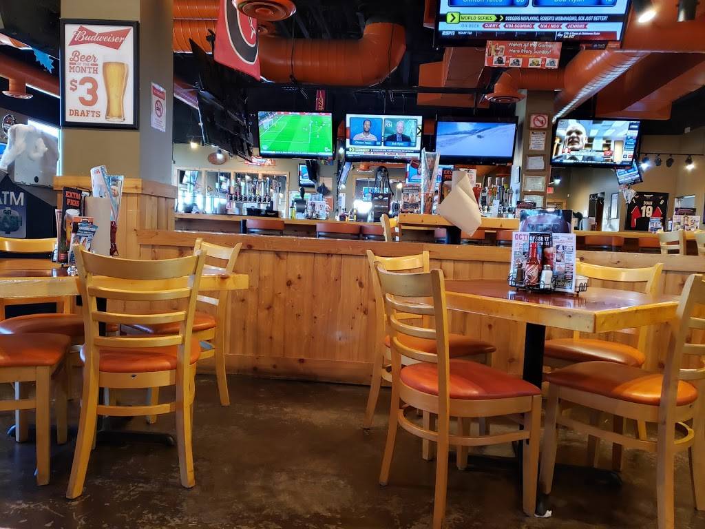 Hooters | restaurant | 8909 Talking Stick Way, Scottsdale, AZ 85250, USA | 4807458282 OR +1 480-745-8282