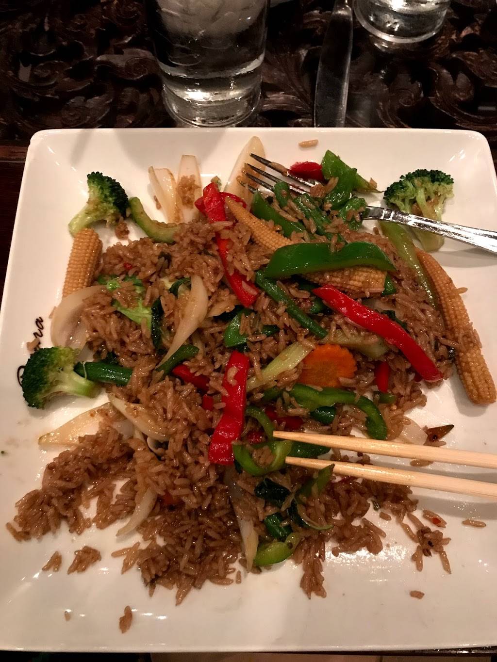 Pasara Thai | restaurant | 2051 Jamieson Ave, Alexandria, VA 22314, USA | 7032998747 OR +1 703-299-8747