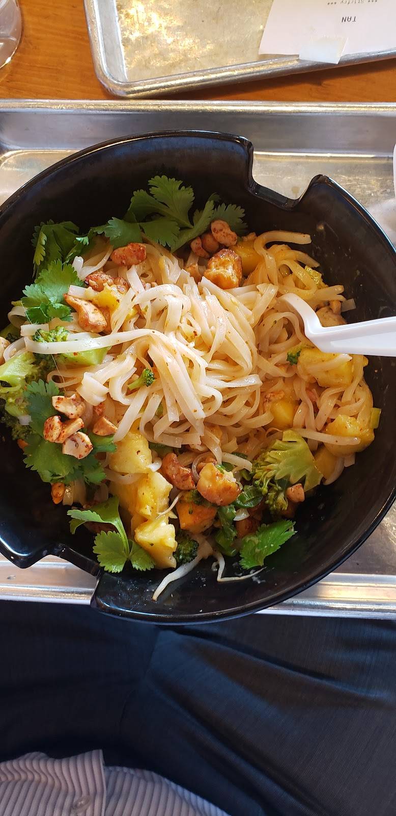 honeygrow | restaurant | 5609 Concord Pike, Wilmington, DE 19803, USA | 3024073331 OR +1 302-407-3331