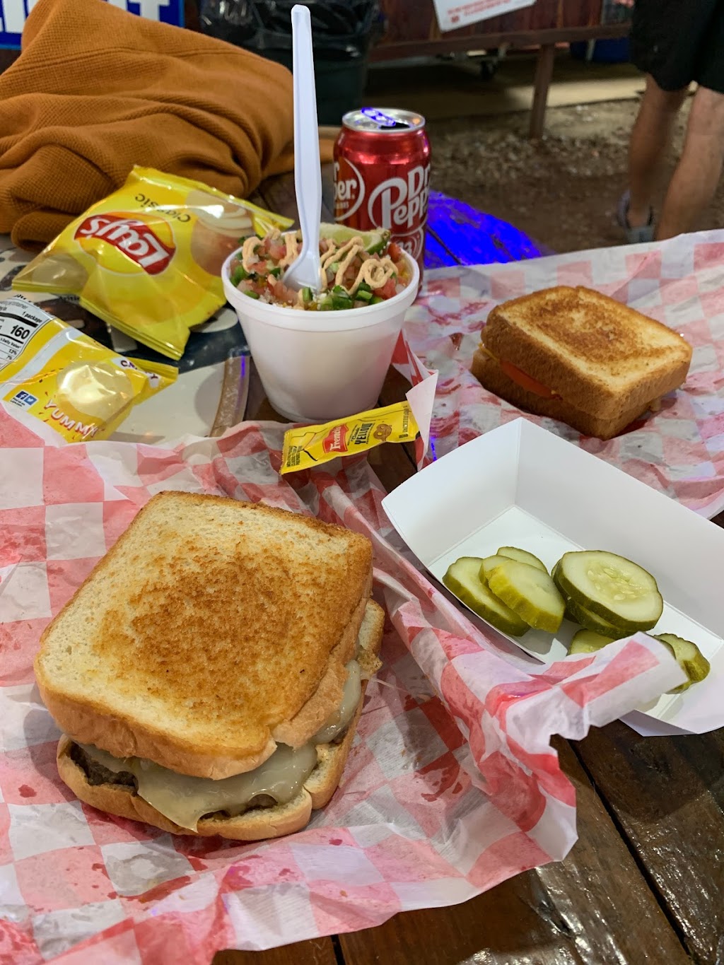 The Dugout Bar & Grill | restaurant | 4400 Texas 237, Round Top, TX 78954, USA | 9792495599 OR +1 979-249-5599