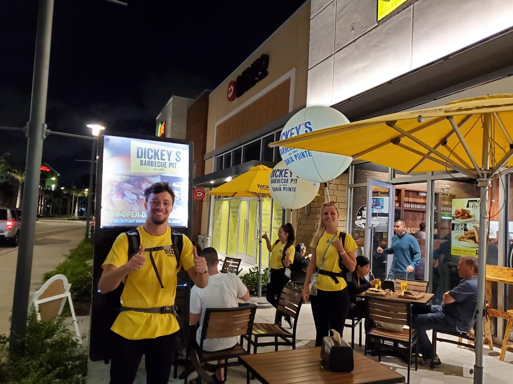 Dickeys bbq Pit | restaurant | 81 SW 18th Ave, Dania Beach, FL 33004, USA | 9543741934 OR +1 954-374-1934