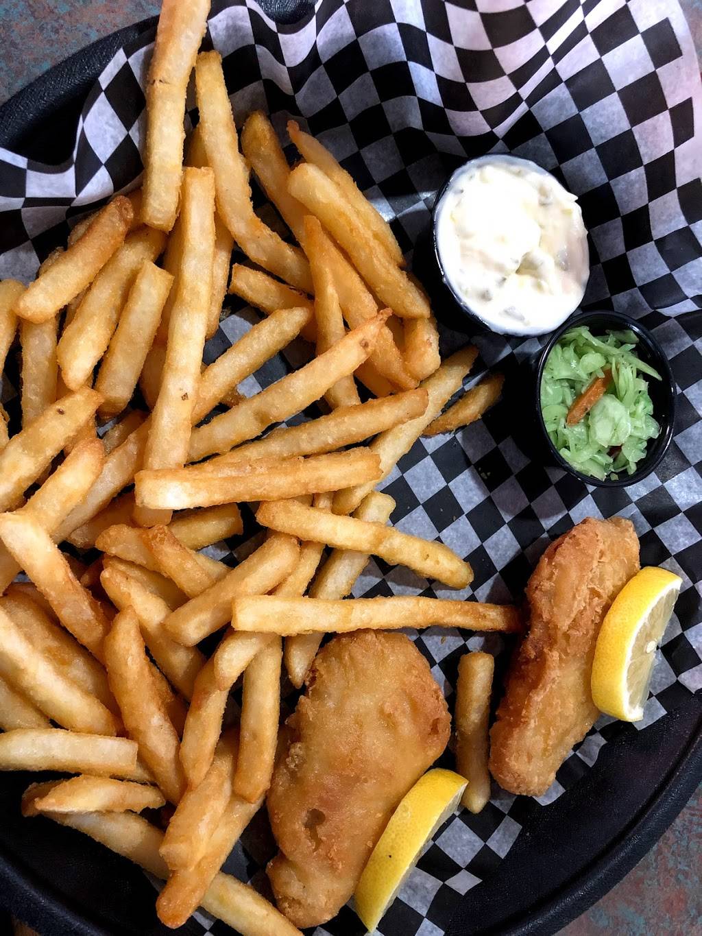 Fat Alberts | restaurant | 1990 Russell Rd, Ottawa, ON K1G 1G6, Canada | 6135264100 OR +1 613-526-4100