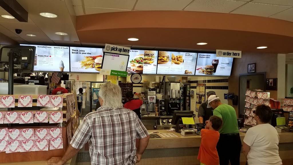 McDonalds | cafe | 424 W Main St, Branford, CT 06405, USA | 2034880584 OR +1 203-488-0584