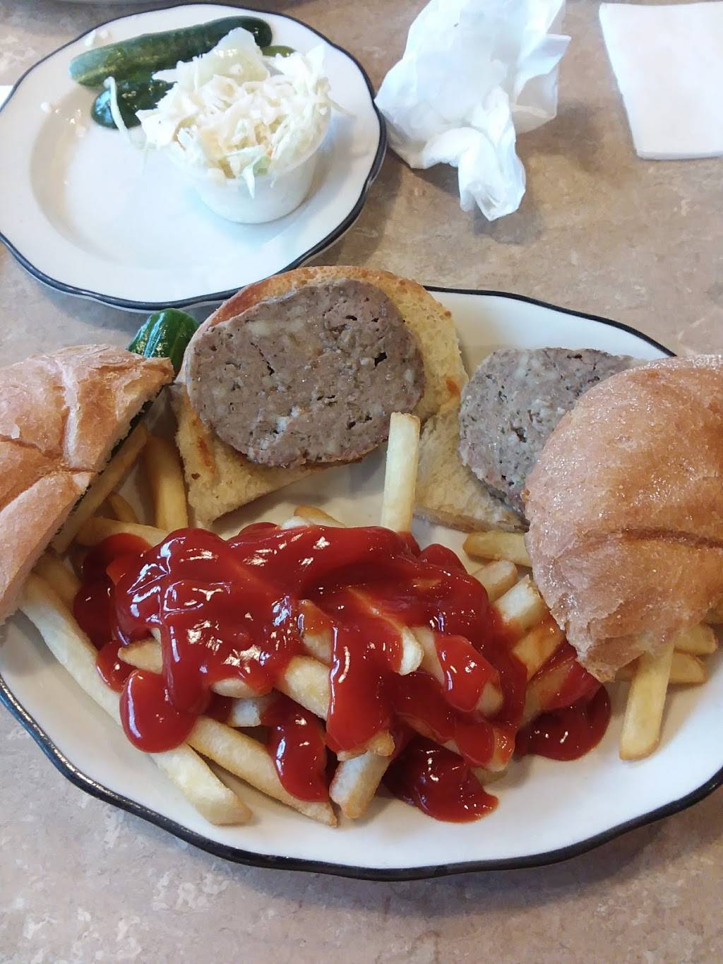 Hamden Town House | restaurant | 2256 Whitney Ave, Hamden, CT 06518, USA | 2032888118 OR +1 203-288-8118