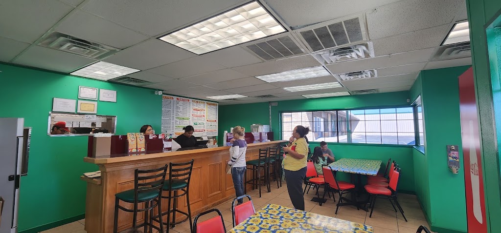 Road Runner Mexican Fast Food | restaurant | 123 S Baltimore Ave, Derby, KS 67037, USA | 3163644939 OR +1 316-364-4939