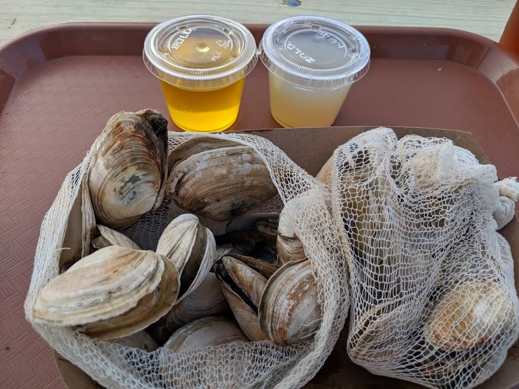 Mobys Lobster Deck | restaurant | 2 Bay Ave, Highlands, NJ 07732, USA | 7328721245 OR +1 732-872-1245