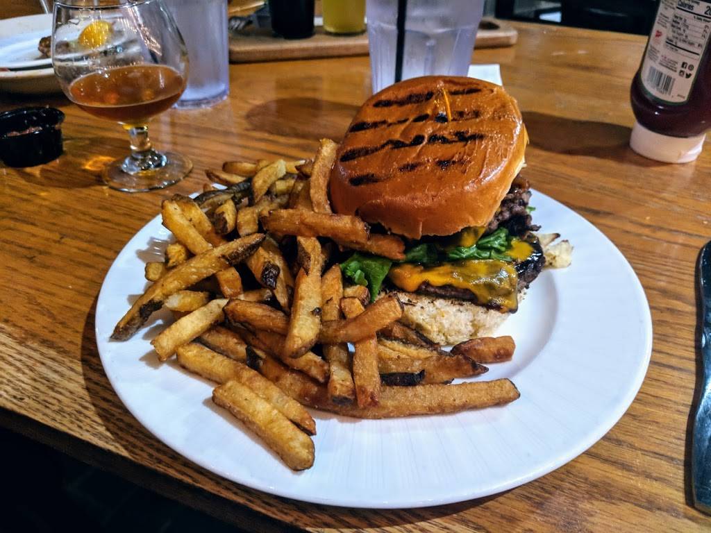 Dogfish Head Alehouse | restaurant | 800 W Diamond Ave, Gaithersburg, MD 20878, USA | 3019634847 OR +1 301-963-4847