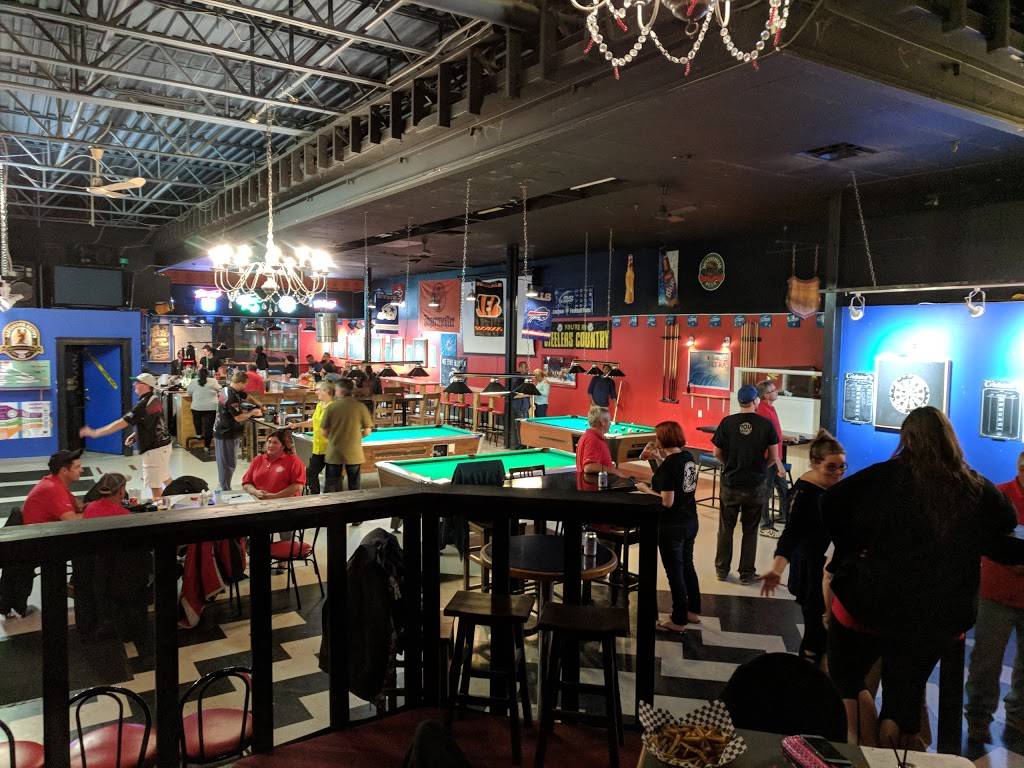 Hacks Taps & Grill | restaurant | 101 Hazelglen Dr #1, Kitchener, ON N2M 5A2, Canada | 5197442839 OR +1 519-744-2839