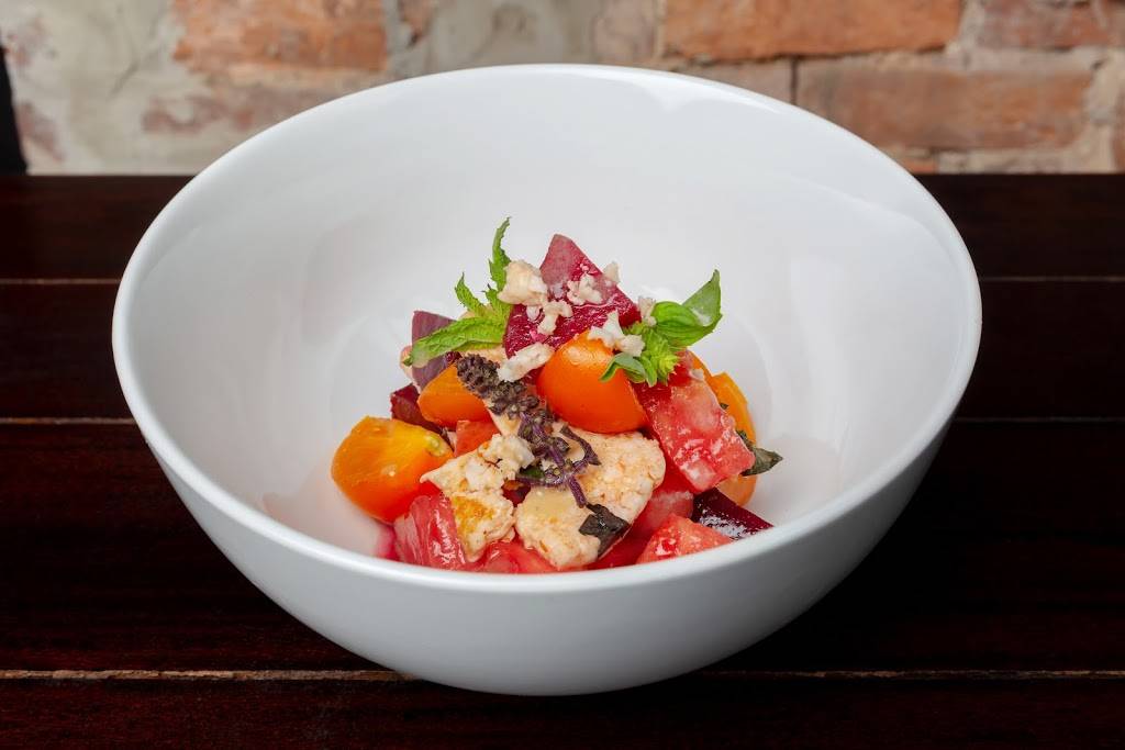 Augies Mussel House and Patio | restaurant | 1106 King St, Alexandria, VA 22314, USA | 7037213970 OR +1 703-721-3970