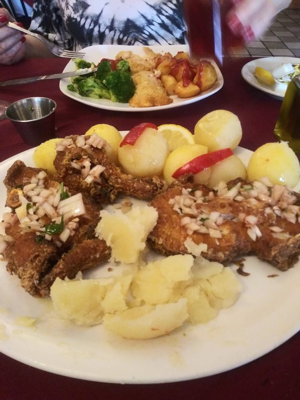 Marisqueira Azores Restaurant | restaurant | 1445 S Main St, Fall River, MA 02724, USA | 5086461511 OR +1 508-646-1511