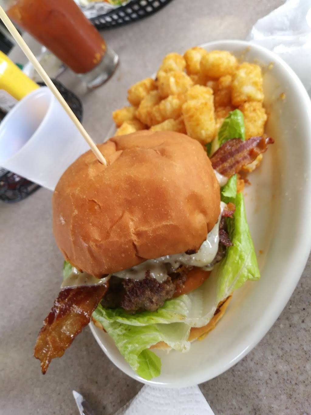 The Shack Bar & Grill | restaurant | 6941 La Jolla Blvd, La Jolla, CA 92037, USA | 8584545280 OR +1 858-454-5280