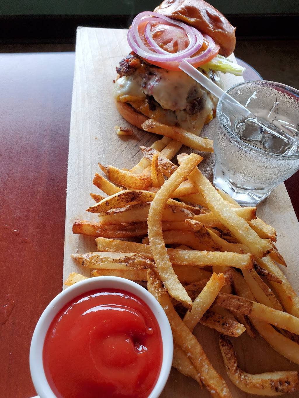 Keepers Quarters | restaurant | 817 S Illinois Ave, Carbondale, IL 62901, USA | 6185290990 OR +1 618-529-0990