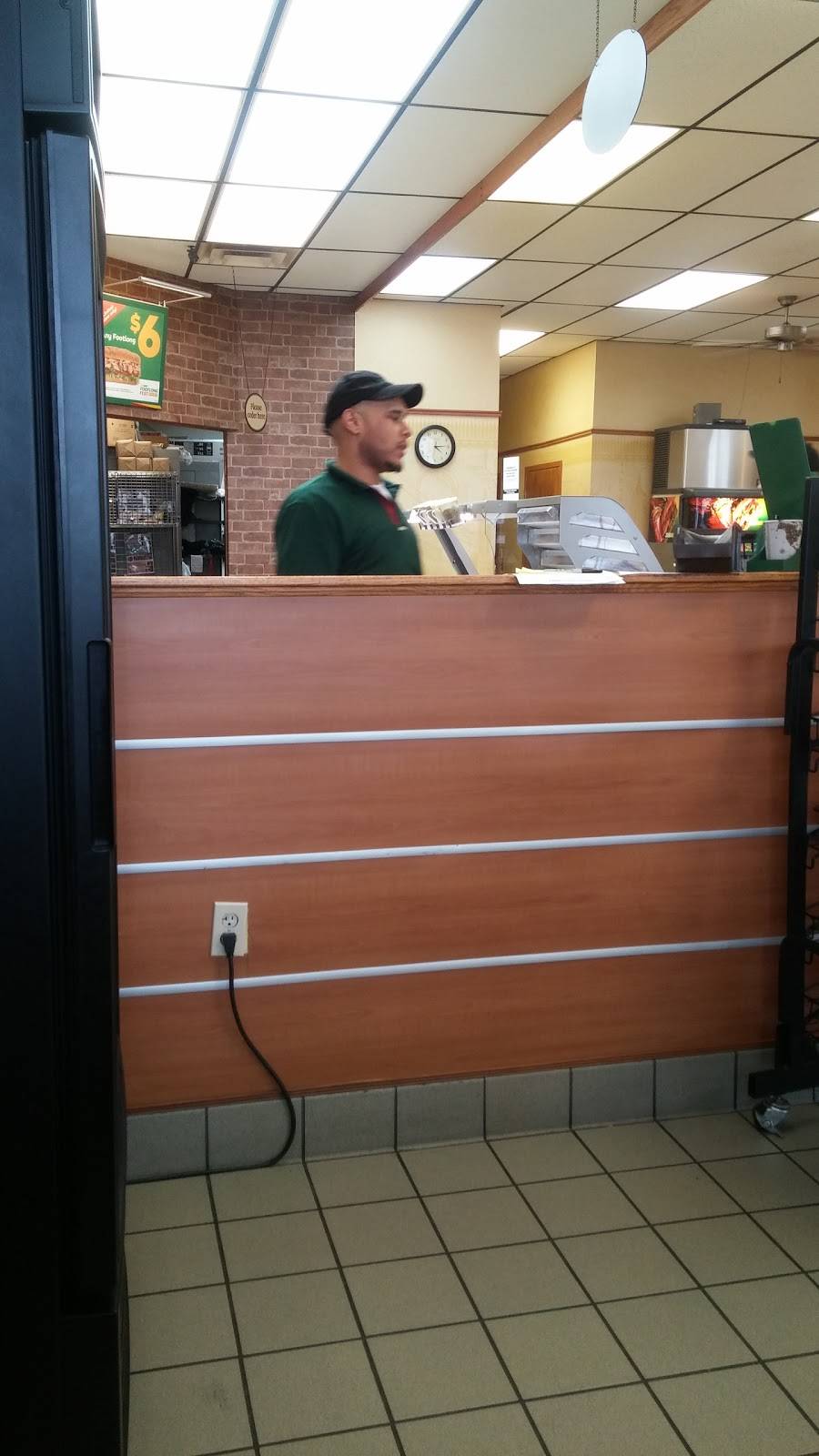 Subway | restaurant | 2125 Edsel Ln NW, Corydon, IN 47112, USA | 8127388484 OR +1 812-738-8484