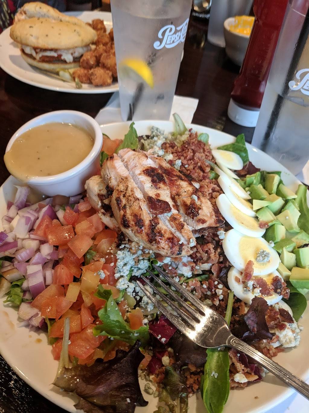 Nest Bar & Grill | restaurant | 2001 Rodeo Dr, Bolingbrook, IL 60490, USA | 6307719400 OR +1 630-771-9400