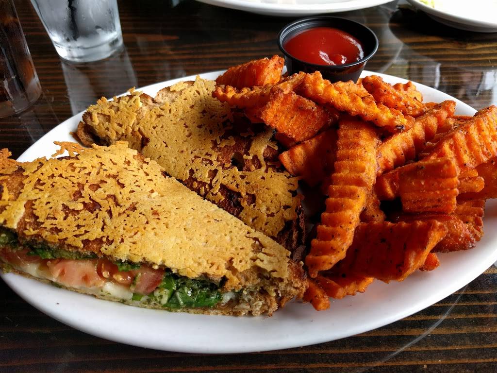 Perfect Pear Bistro | restaurant | 1241 E Chandler Blvd, Phoenix, AZ 85048, USA | 4802486266 OR +1 480-248-6266