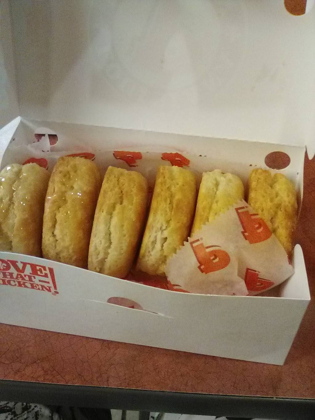 Popeyes Louisiana Kitchen | restaurant | 408 Western Blvd #100, Jacksonville, NC 28546, USA | 9102194555 OR +1 910-219-4555