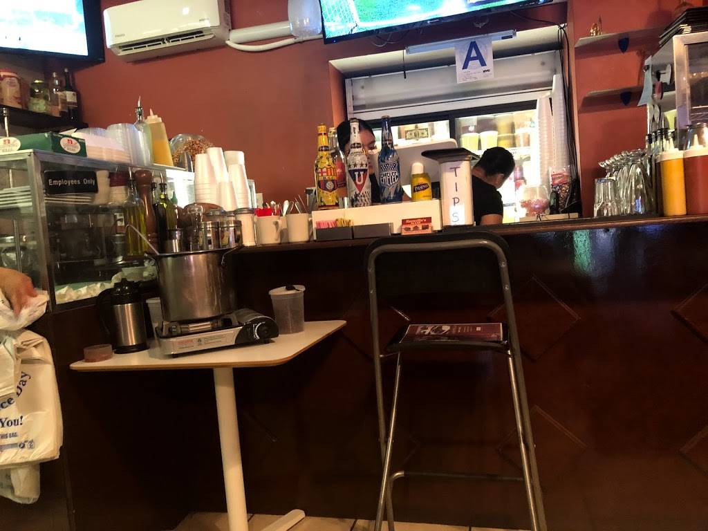 Maravillas Bar & Grill | restaurant | 254 Sound View Ave, Bronx, NY 10473, USA | 7186187440 OR +1 718-618-7440