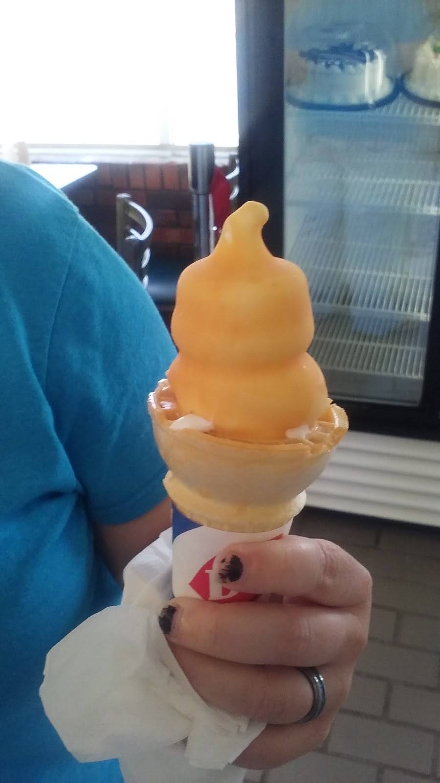 Dairy Queen | restaurant | 555 Elm St, Martin, TN 38237, USA | 7315873511 OR +1 731-587-3511