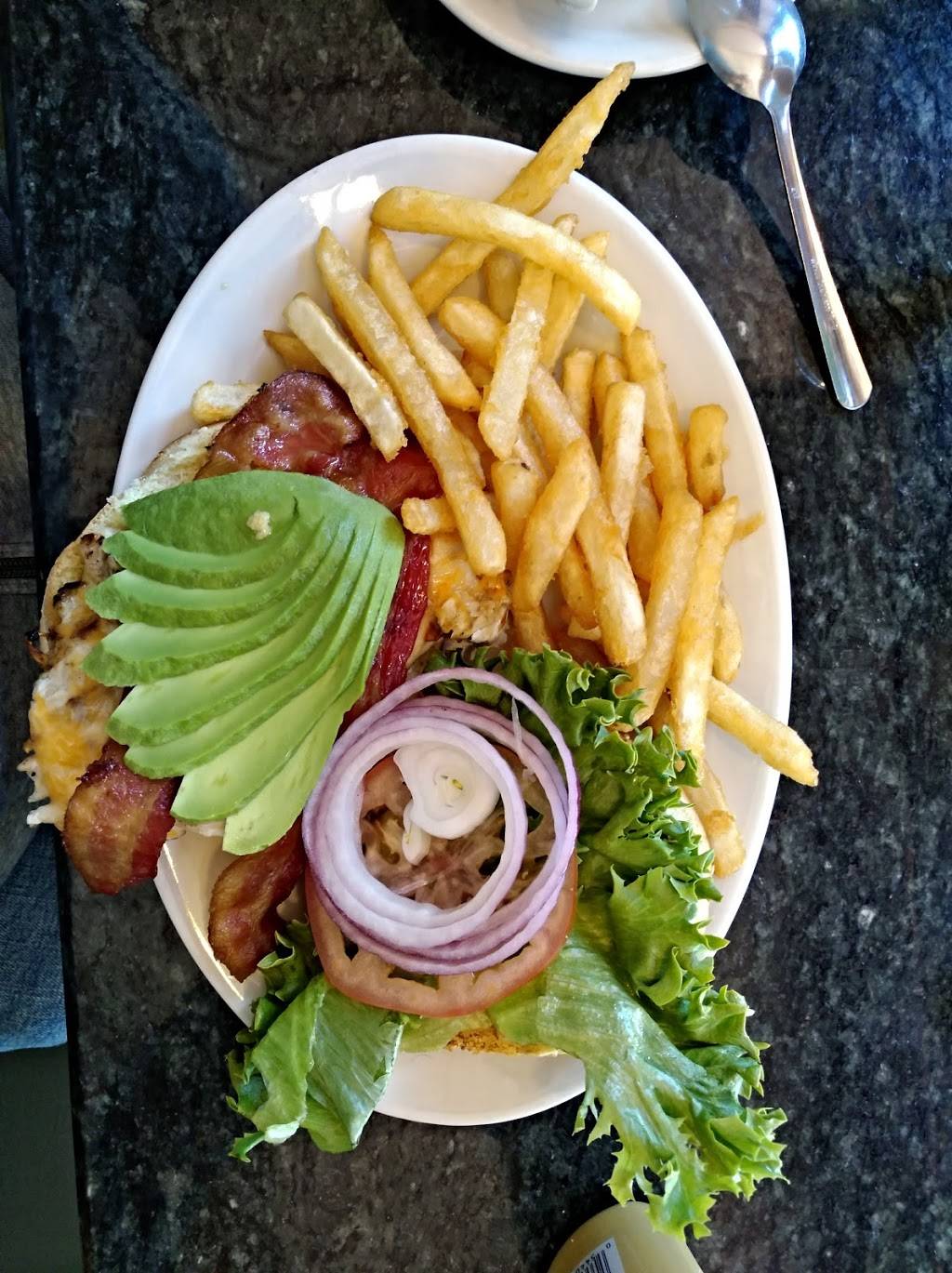 Annies | restaurant | 176 Bellevue Ave, Newport, RI 02840, USA | 4018496731 OR +1 401-849-6731