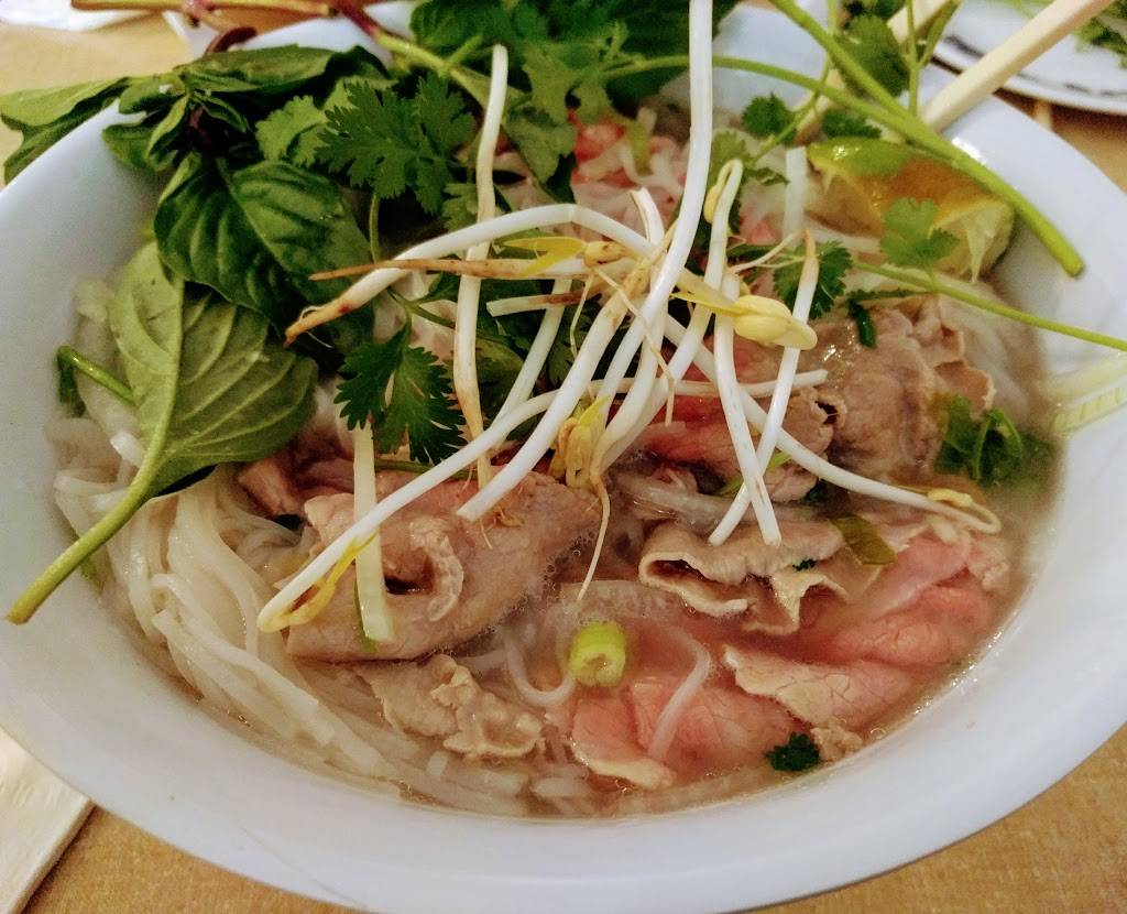 Saigon Restaurant | restaurant | 2006 S Calhoun St, Fort Wayne, IN 46802, USA | 2604568550 OR +1 260-456-8550