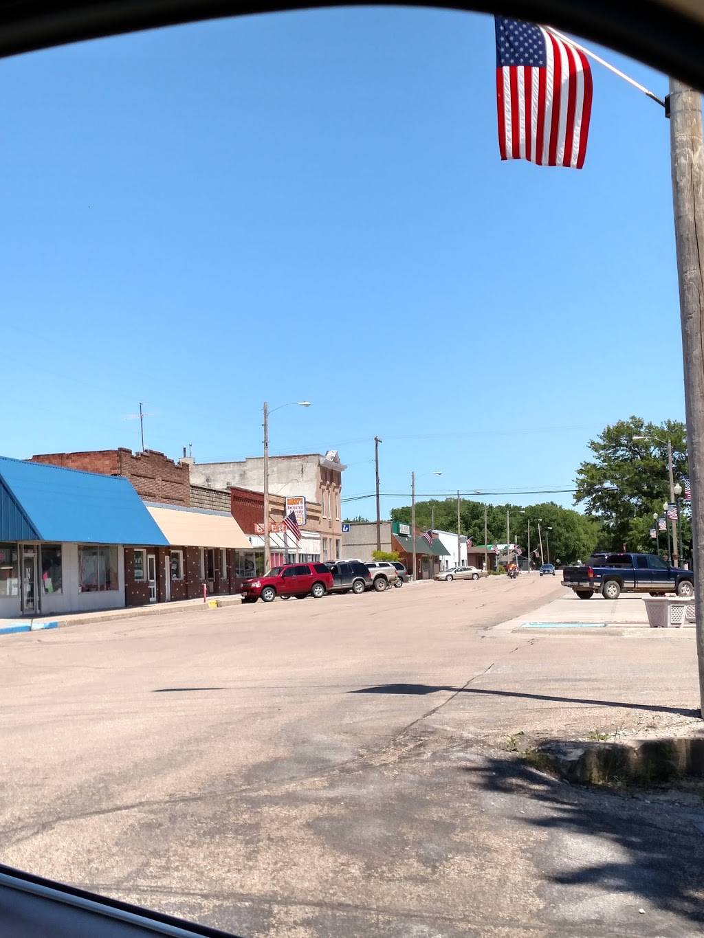 Harrys Restaurant | restaurant | 308 W 2nd St, Valparaiso, NE 68065, USA | 4027843621 OR +1 402-784-3621