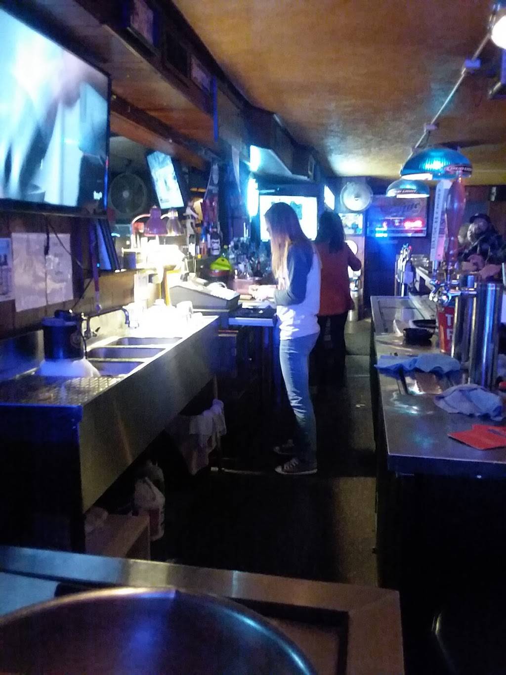 Shortys Den | restaurant | 1300 7th St, Bedford, IN 47421, USA | 8122793640 OR +1 812-279-3640