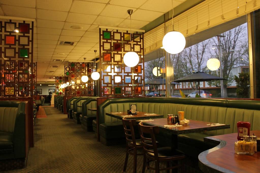 Corkys Restaurant & Bar | cafe | 5043 Van Nuys Blvd, Sherman Oaks, CA 91403, USA | 8187885110 OR +1 818-788-5110