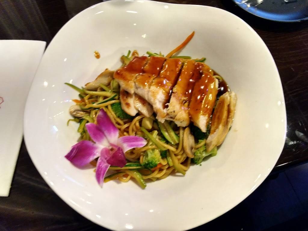 Fuji Sushi & Steakhouse | restaurant | 2576 Crossing Cir, Traverse City, MI 49684, USA | 2314866933 OR +1 231-486-6933