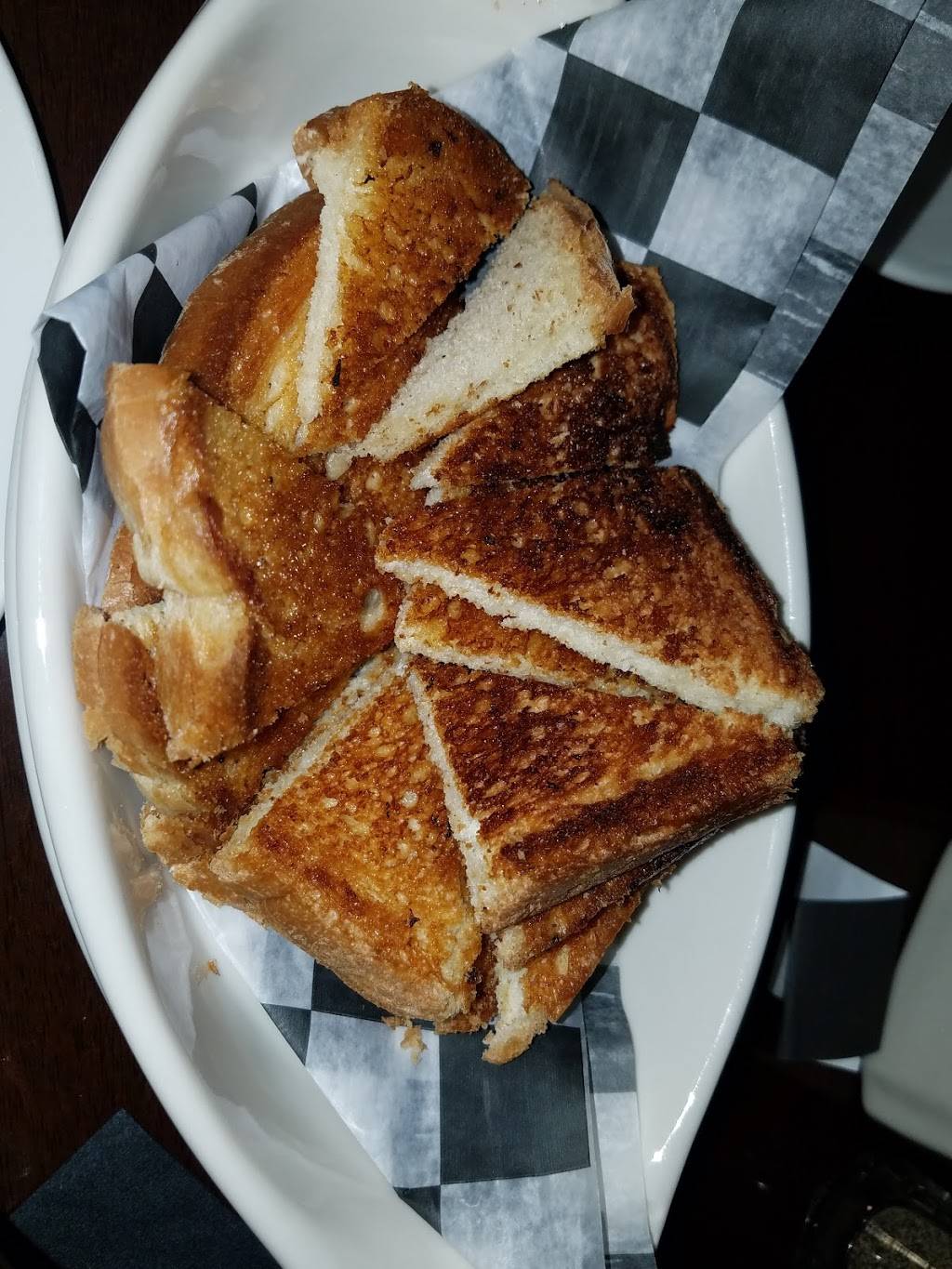 Bernards Gastropub & Eatery | restaurant | 303 S Jefferson St, Roanoke, VA 24011, USA | 5402062656 OR +1 540-206-2656