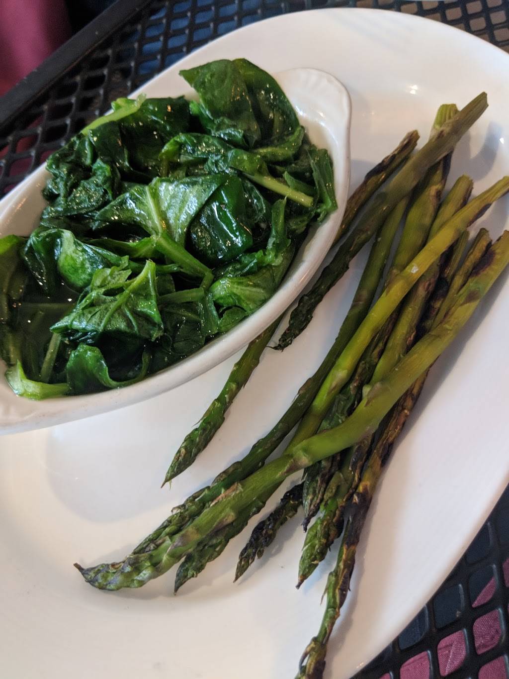 Dogwood Tavern | restaurant | 132 W Broad St, Falls Church, VA 22046, USA | 7032378333 OR +1 703-237-8333