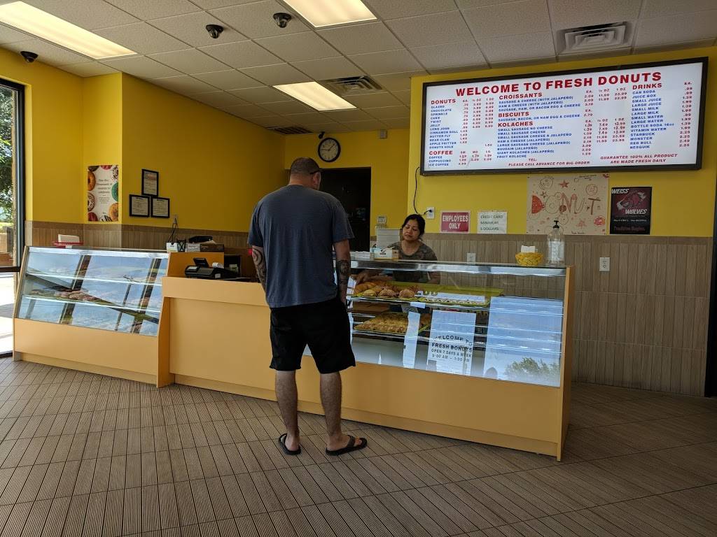 Fresh Donuts | restaurant | 20205 Farm to Market 685, Pflugerville, TX 78691, USA | 5129899608 OR +1 512-989-9608