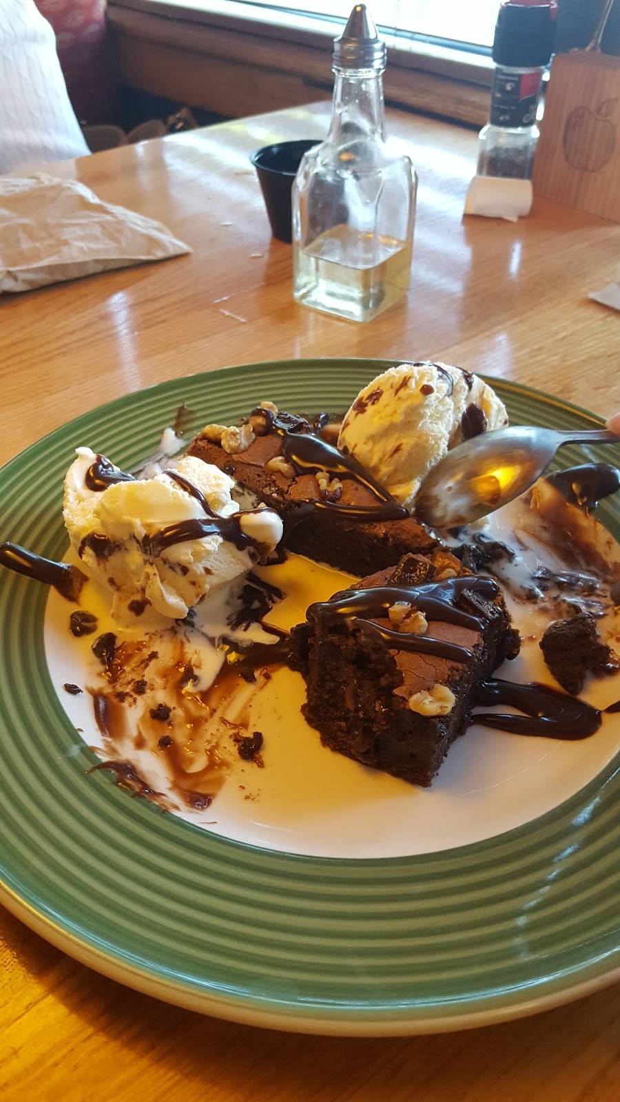 Applebees Grill + Bar | restaurant | 1307 US-127, Frankfort, KY 40601, USA | 5028756117 OR +1 502-875-6117