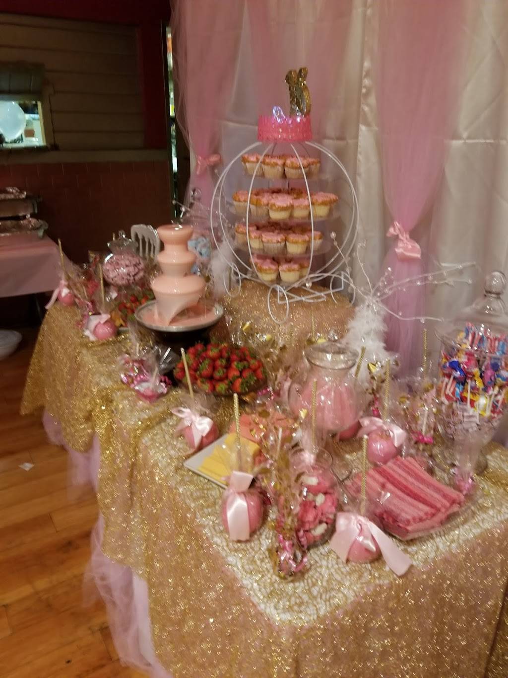 Noahs Ark | restaurant | 13641 Burbank Blvd, Van Nuys, CA 91401, USA | 8187861202 OR +1 818-786-1202