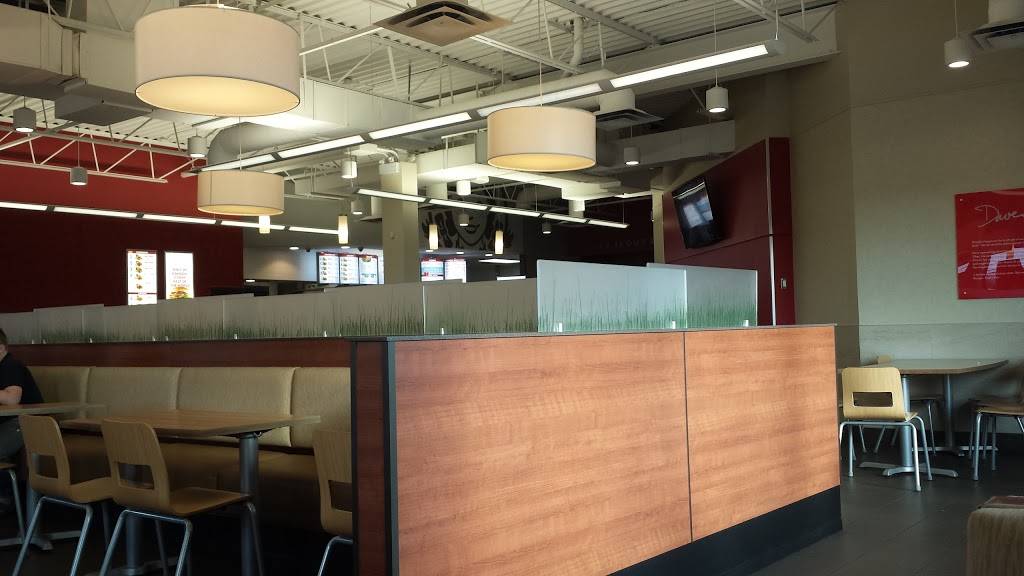 Wendys | restaurant | 292 Stone Rd W, Guelph, ON N1G 3C4, Canada | 2263264878 OR +1 226-326-4878
