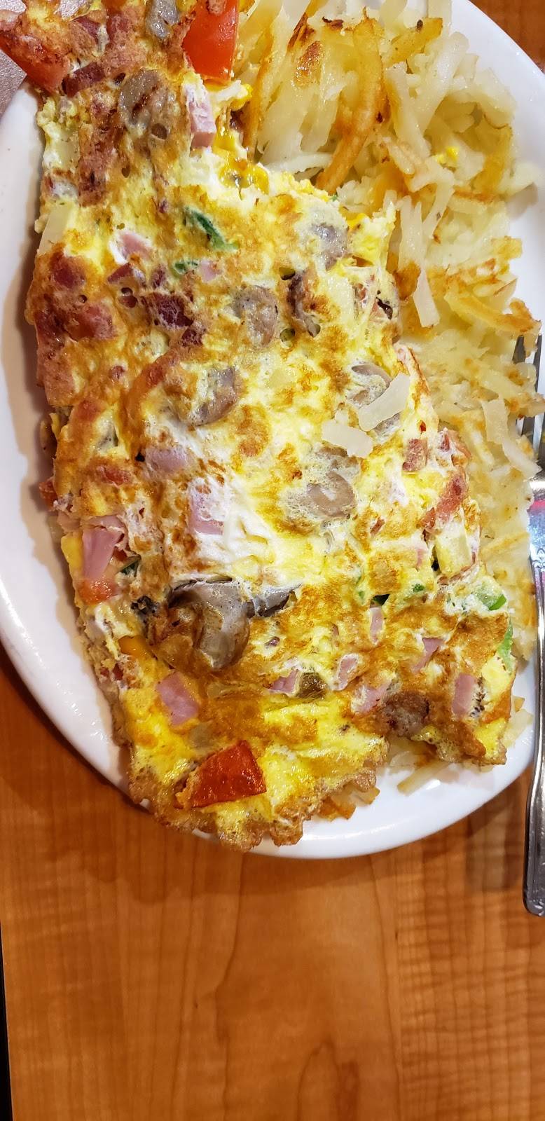 Cadillac Square Diner | restaurant | 101 Cadillac Square, Detroit, MI 48226, USA | 3139746923 OR +1 313-974-6923