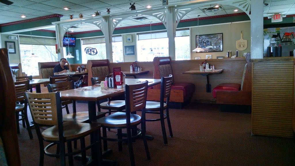 Windmill Family Restaurant | restaurant | 172 Loudon Rd, Concord, NH 03301, USA | 6032250600 OR +1 603-225-0600