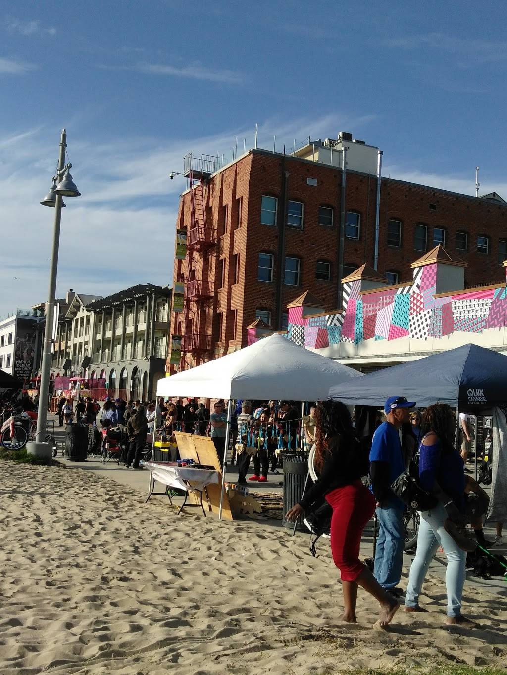 Reys Pizza | restaurant | 1019 Ocean Front Walk, Venice, CA 90291, USA | 3103994809 OR +1 310-399-4809