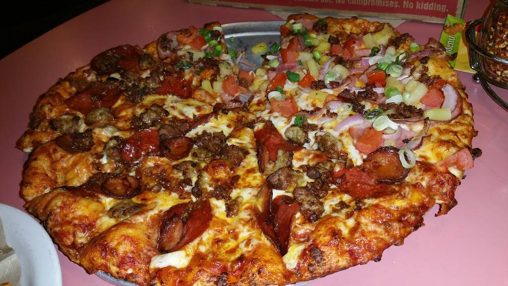 Round Table Pizza | meal delivery | 665 S Bernardo Ave, Sunnyvale, CA 94087, USA | 4087326670 OR +1 408-732-6670