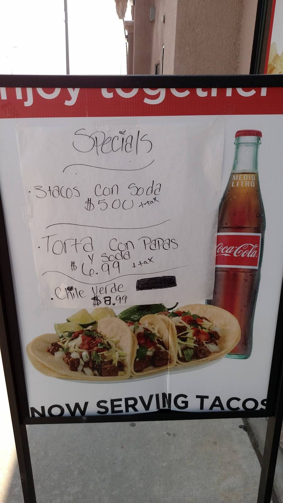 El Trebol Deli & Bakery | restaurant | 550 Fresno St, Parlier, CA 93648, USA | 5592545058 OR +1 559-254-5058