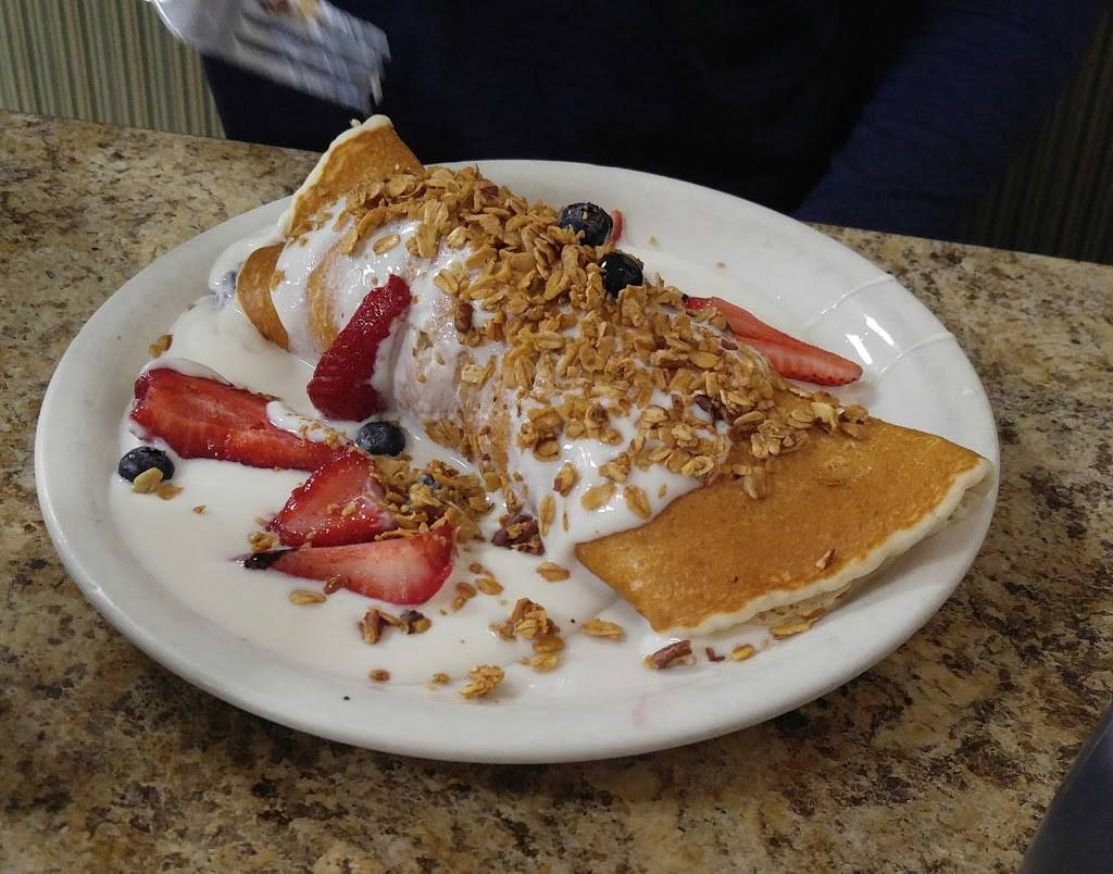 Carolyns Cafe | restaurant | 1150 Brookside Ave, Redlands, CA 92373, USA | 9093358181 OR +1 909-335-8181