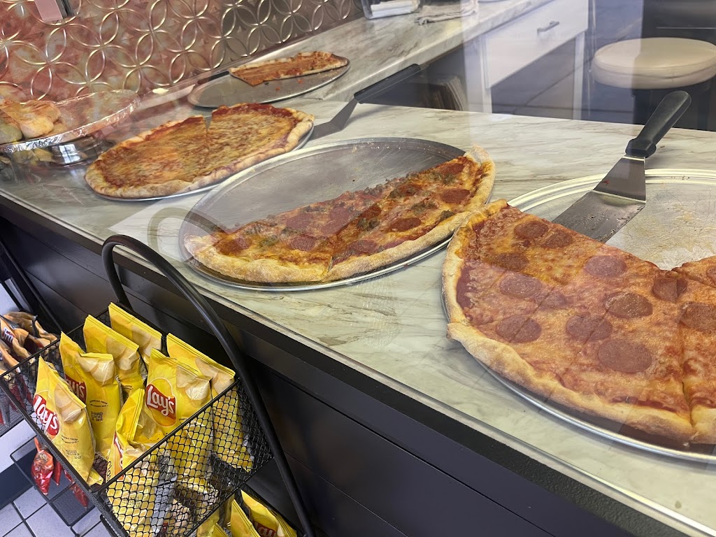 Mimis Pizza | restaurant | 15185 Bagley Rd Ste 2, Cleveland, OH 44130, USA | 4405451157 OR +1 440-545-1157