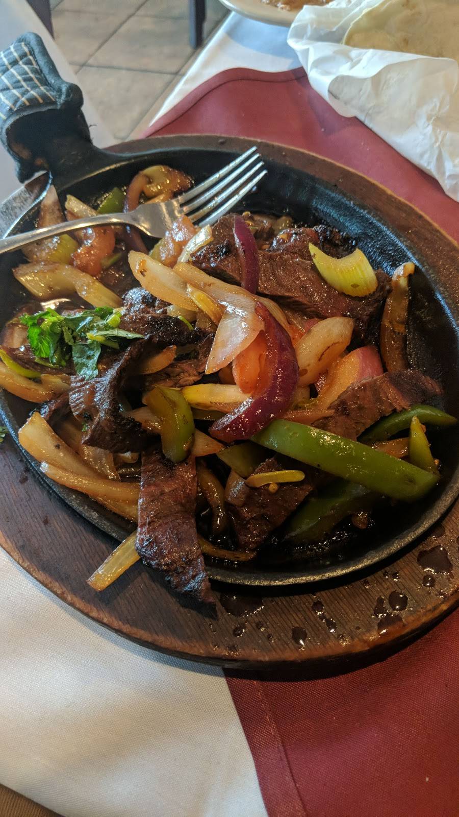 La Plaza Mexican Cuisine | restaurant | 4303, 629 Pennsylvania Ave SE, Washington, DC 20003, USA | 2025469512 OR +1 202-546-9512