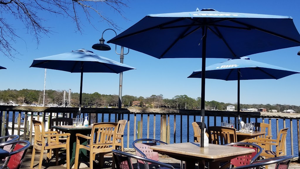The Boathouse Landing | restaurant | 124 N John Sims Pkwy, Valparaiso, FL 32580, USA | 8506782805 OR +1 850-678-2805