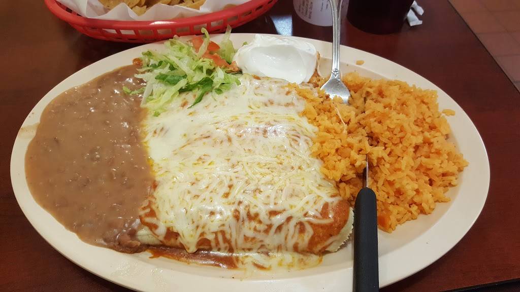 El Famous Burrito | restaurant | 7047 N Clark St, Chicago, IL 60626, USA | 7734650377 OR +1 773-465-0377