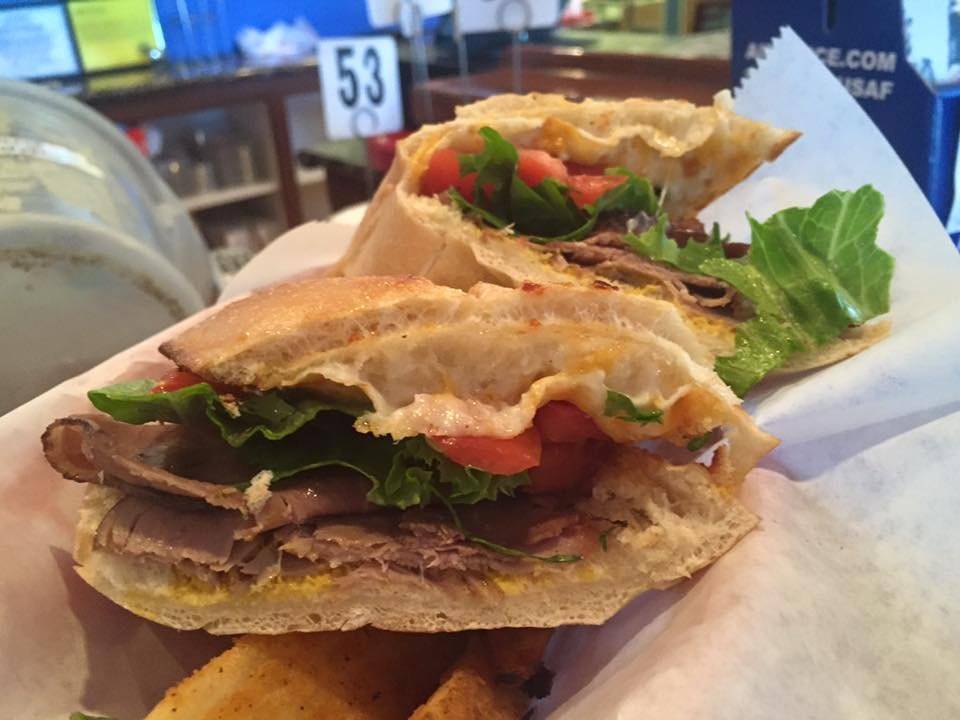 Straw Hat Pizza | restaurant | 540 Bogue Rd W-2, Yuba City, CA 95991, USA | 5306715150 OR +1 530-671-5150