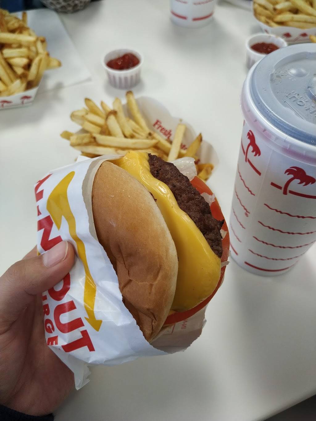 In-N-Out Burger | restaurant | 1579 Martin Luther King Jr Way, Merced, CA 95340, USA | 8007861000 OR +1 800-786-1000