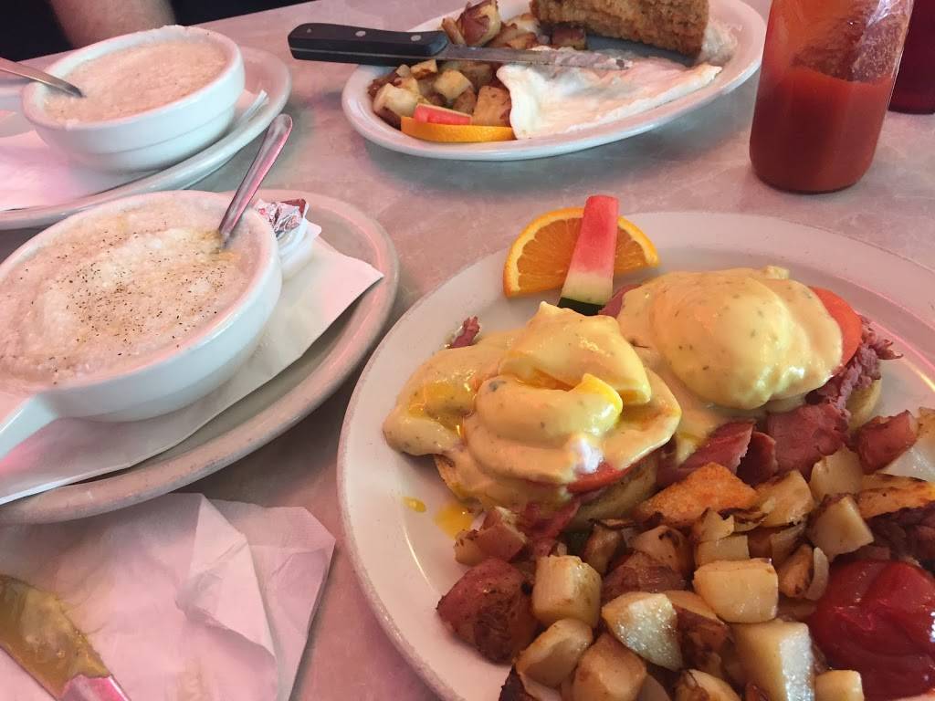 Joes Diner | restaurant | 1225 Airport-Pulling Rd, Naples, FL 34104, USA | 2394351616 OR +1 239-435-1616