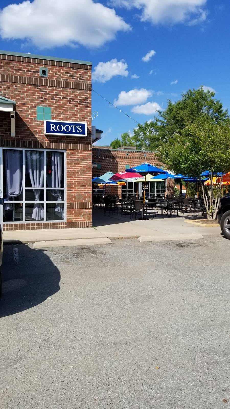 Roots Bistro & Bar | restaurant | 4810 Hope Valley Rd #101, Durham, NC 27707, USA | 9197484739 OR +1 919-748-4739