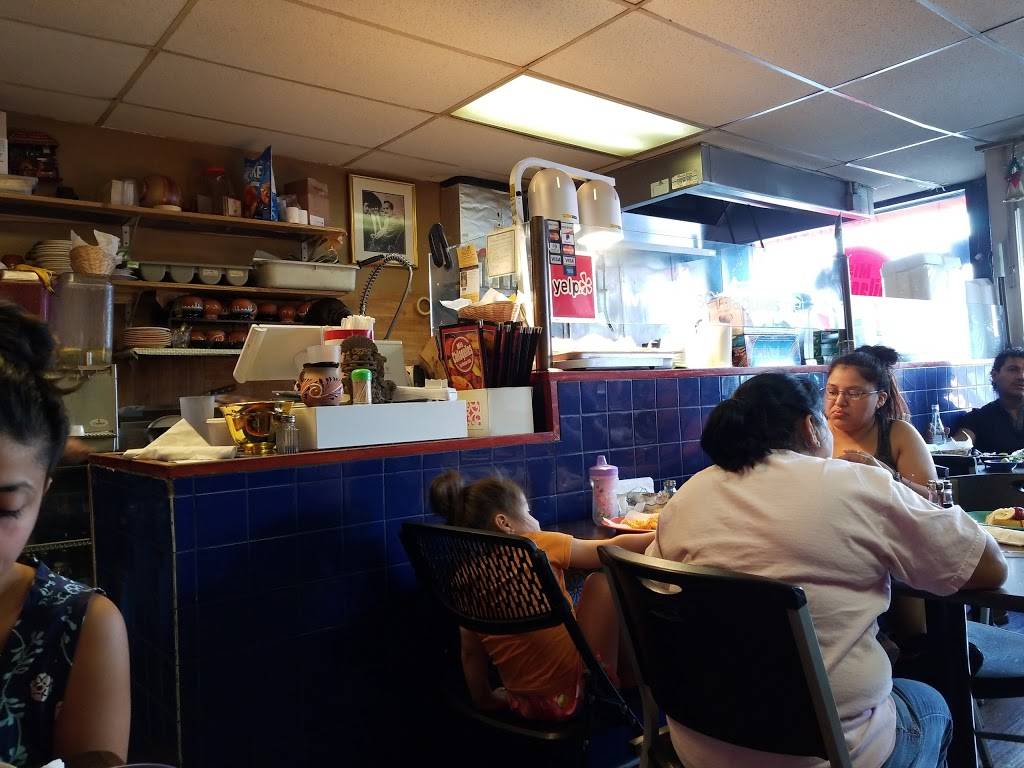 Mis Chilaquiles | restaurant | 5735 W 16th St, Cicero, IL 60804, USA | 7084776454 OR +1 708-477-6454