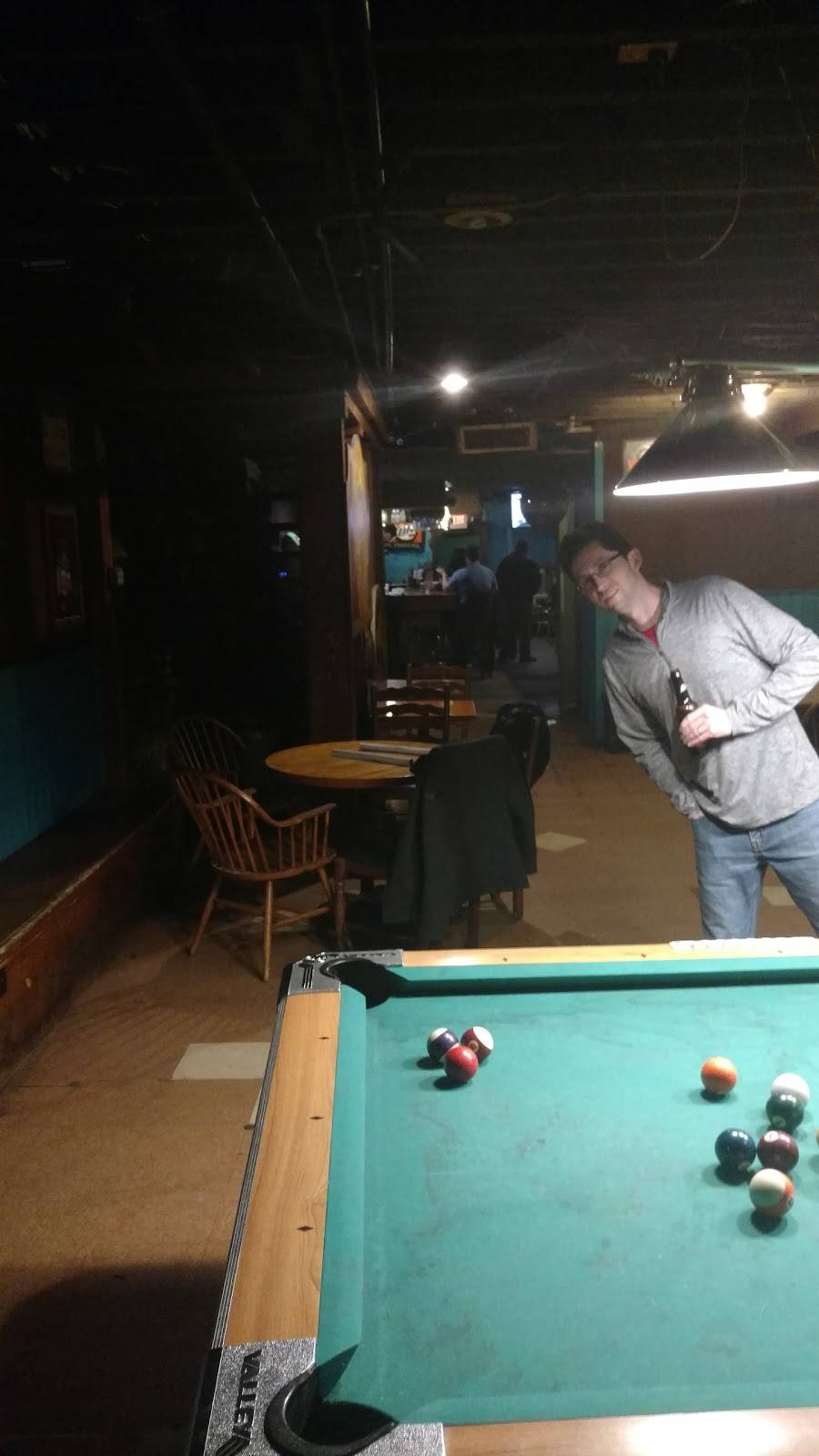 Daniels Pub | restaurant | 2735 Vine St, Cincinnati, OH 45219, USA | 5132811026 OR +1 513-281-1026